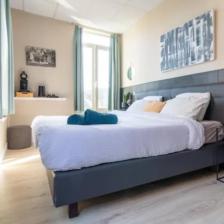 Hotel Entree - Canal View Bruges