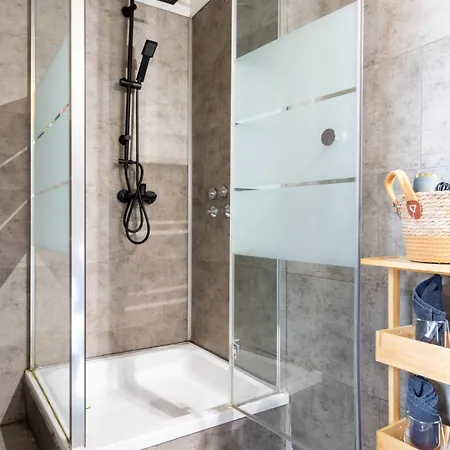 מלון Hotel Entree - Canal View Bruges 2*