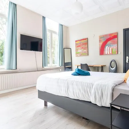 Hotel Entree - Canal View Bruges מלון ברוז'