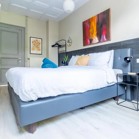 Hotel Entree - Canal View Bruges מלון 2*
